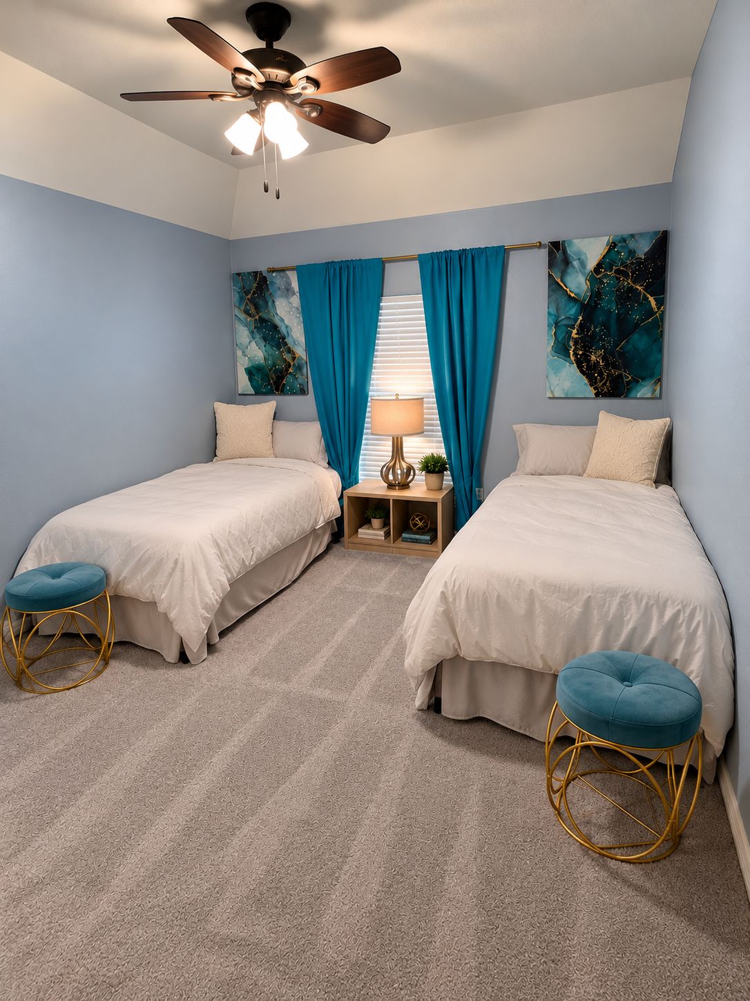 Bedroom with two twin beds